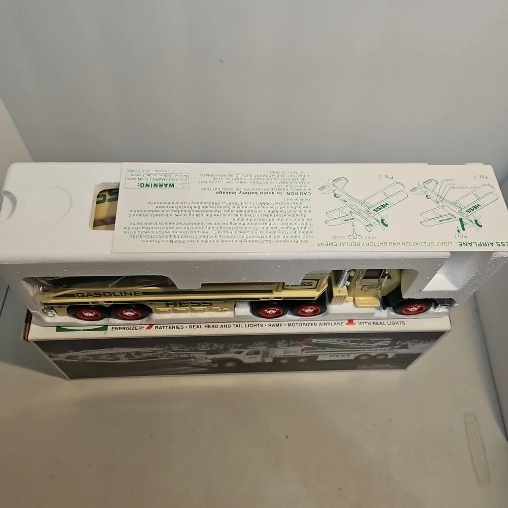 RARE Vintage Hess 2002 18 Wheeler Truck and Airplane Toy New In Original Box